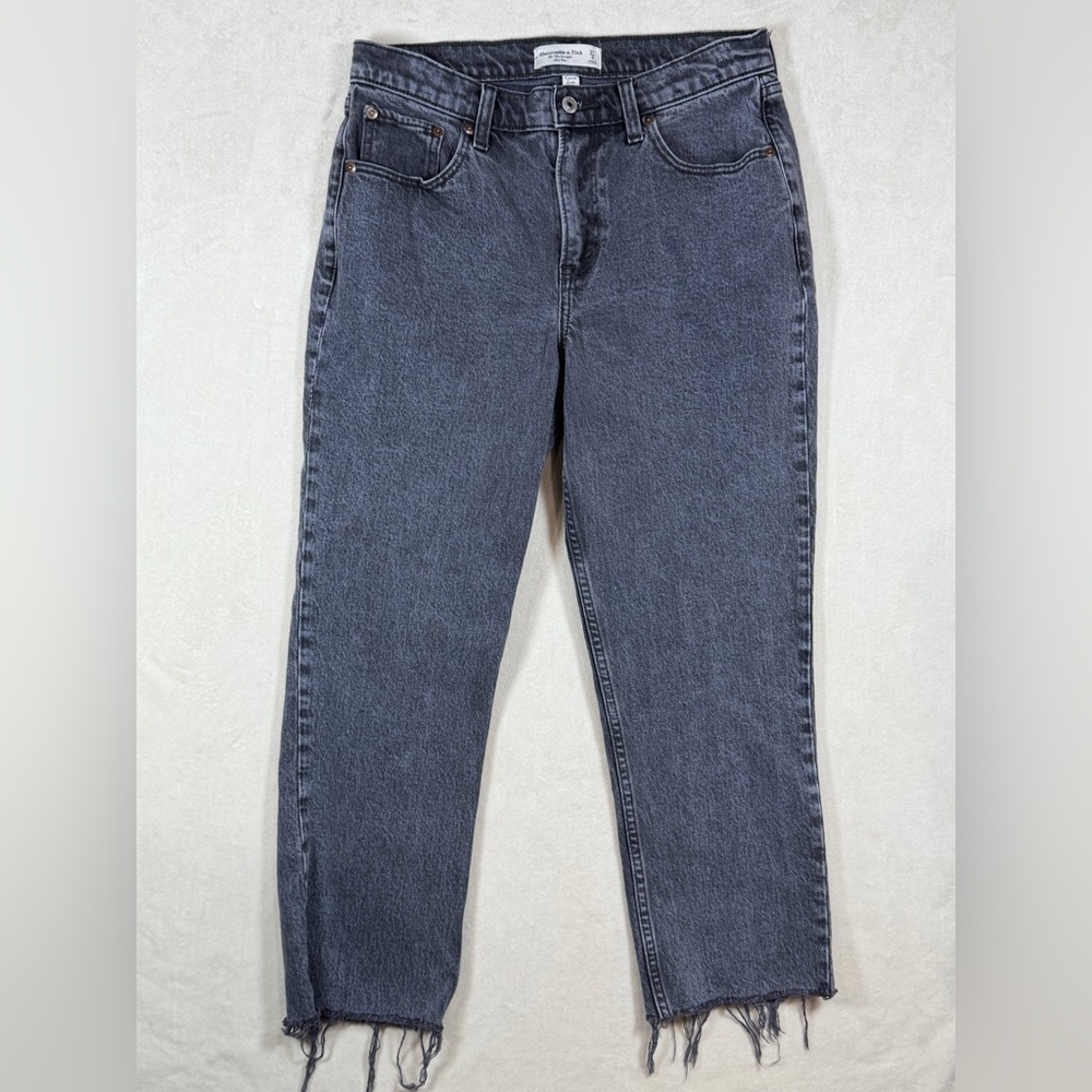 Abercrombie & Fitch Curve Love Size 27 90’s Straight Mid Rise Gray Cropped Jeans